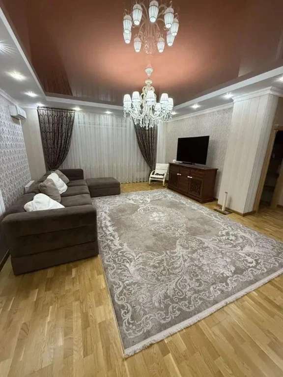 Продається 3-кімнатна квартира на проспекті Кірова