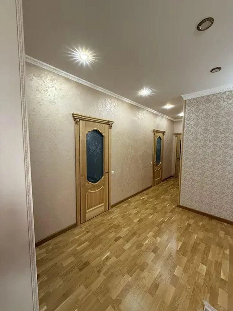 Продається 3-кімнатна квартира на проспекті Кірова