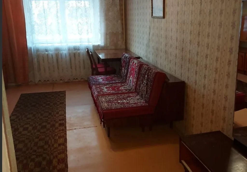Продается 3-комнатная квартира в районе Свердлова, улица