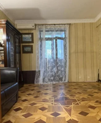 Продам 4-комнатную квартиру в районе Гончара Олеся, улица