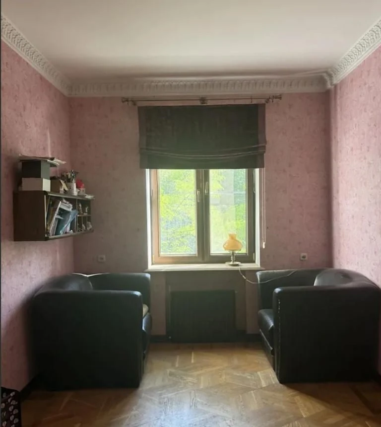 Продам 4-комнатную квартиру в районе Гончара Олеся, улица