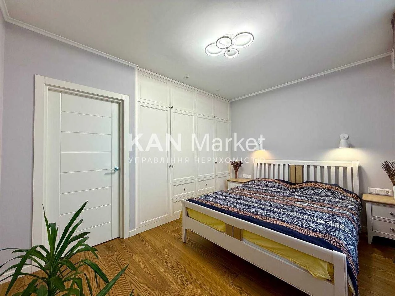 Продаж 2к квартири 73,5 м з якісним ремонтом та коміркою у Ф