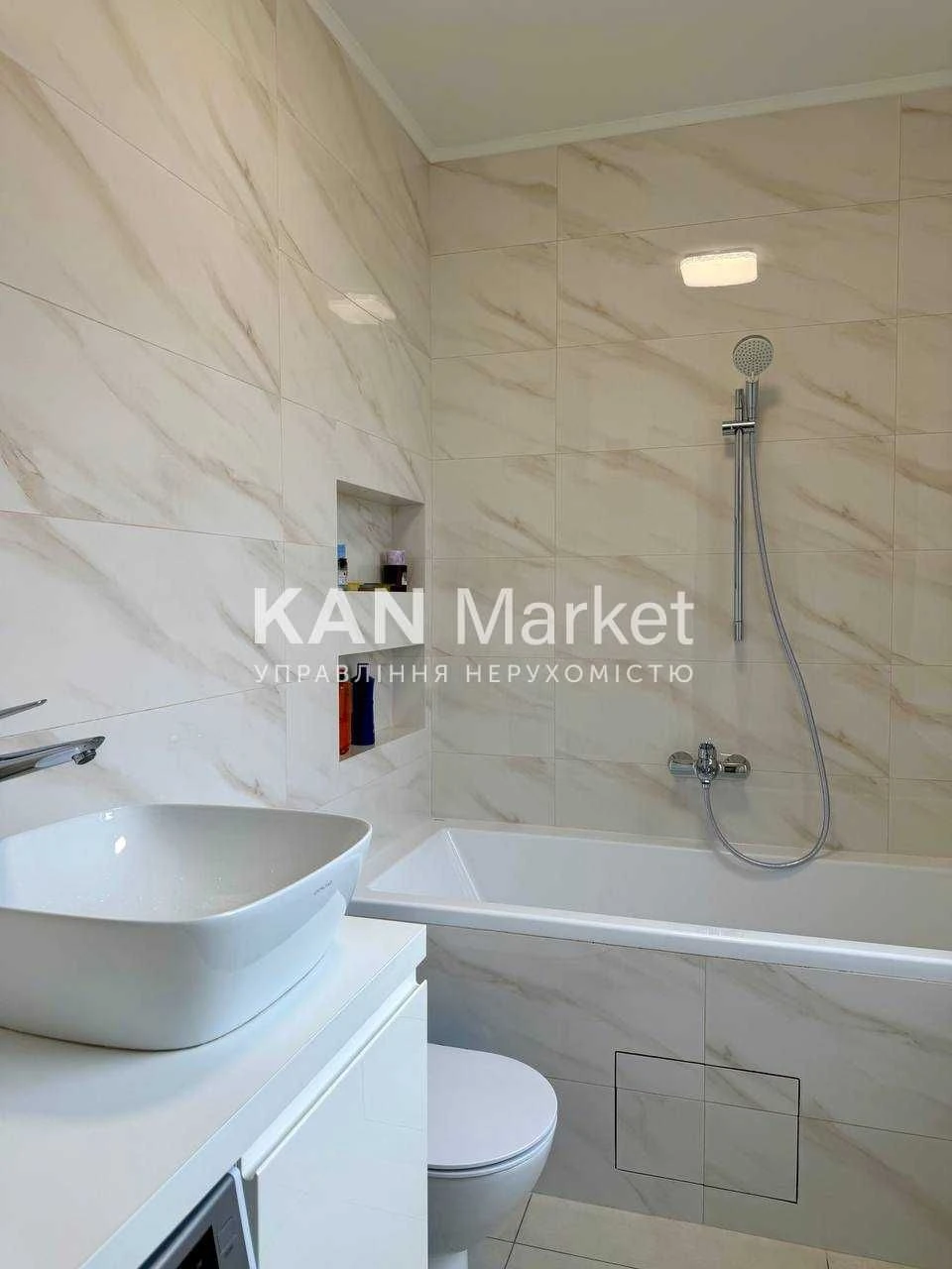 Продаж 2к квартири 73,5 м з якісним ремонтом та коміркою у Ф