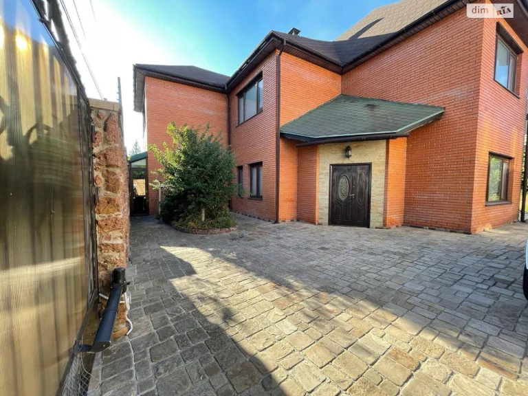 For Sale: House in Dniprovsky