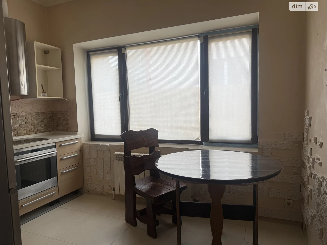 For Sale: House in Dniprovsky