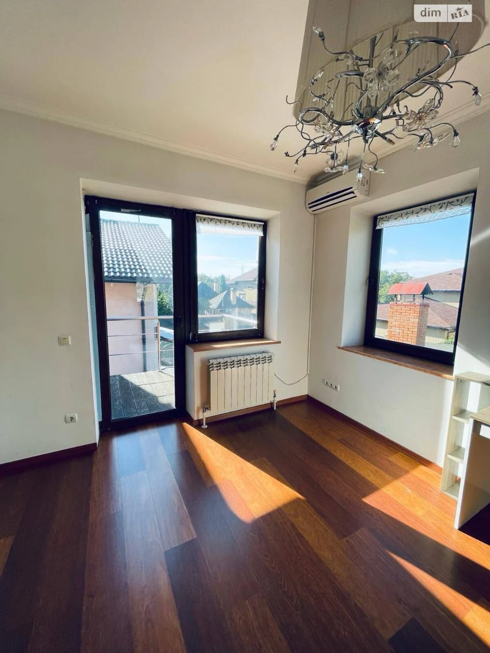 For Sale: House in Dniprovsky