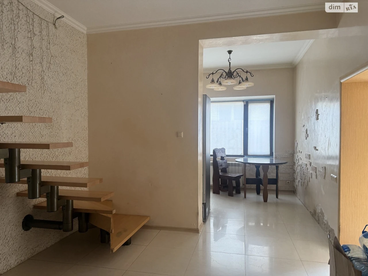 For Sale: House in Dniprovsky