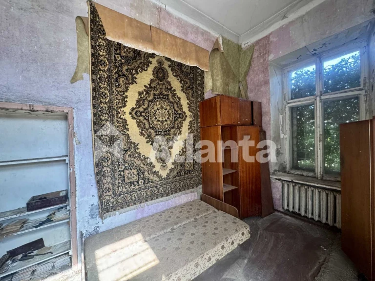 Apartment for sale in the city center on Melnikov Street, near