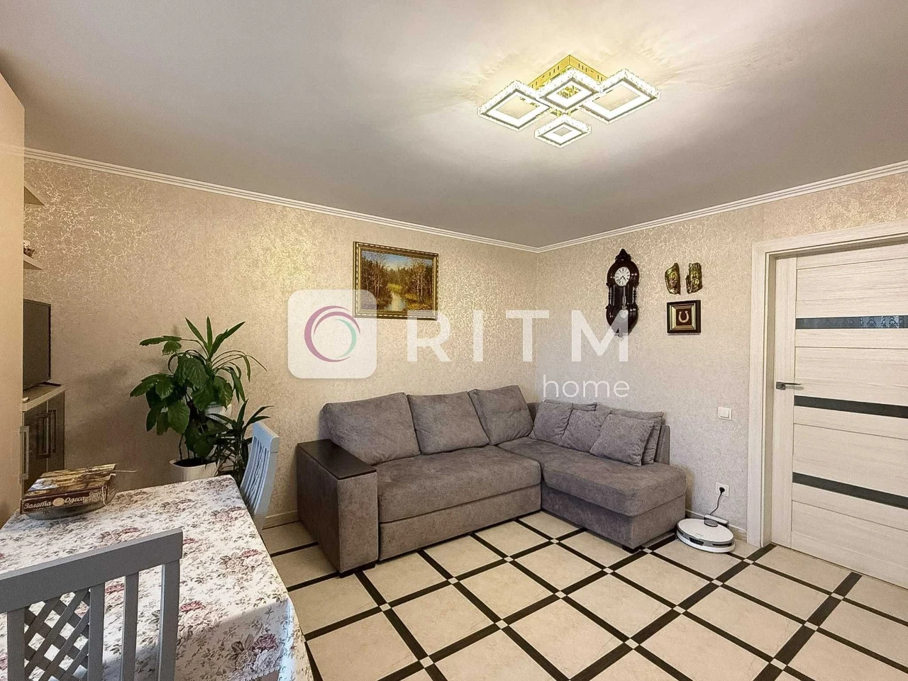 Sale of a spacious 1-bedroom apartment on Lipinskogo Street