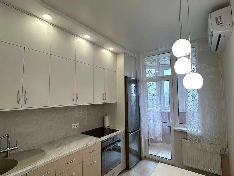 Apartment. Svytla Street, Kyiv