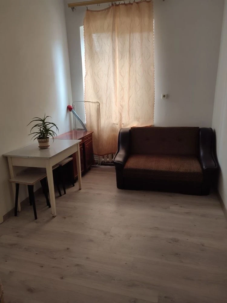 Продаю 2-кімнатну квартиру, Львів, вул. Зерова