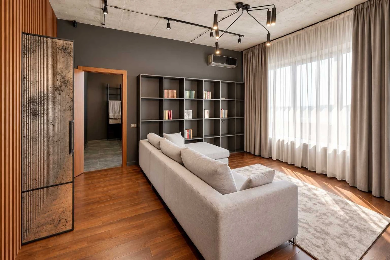 Spacious Apartment with Дніpro View for Sale