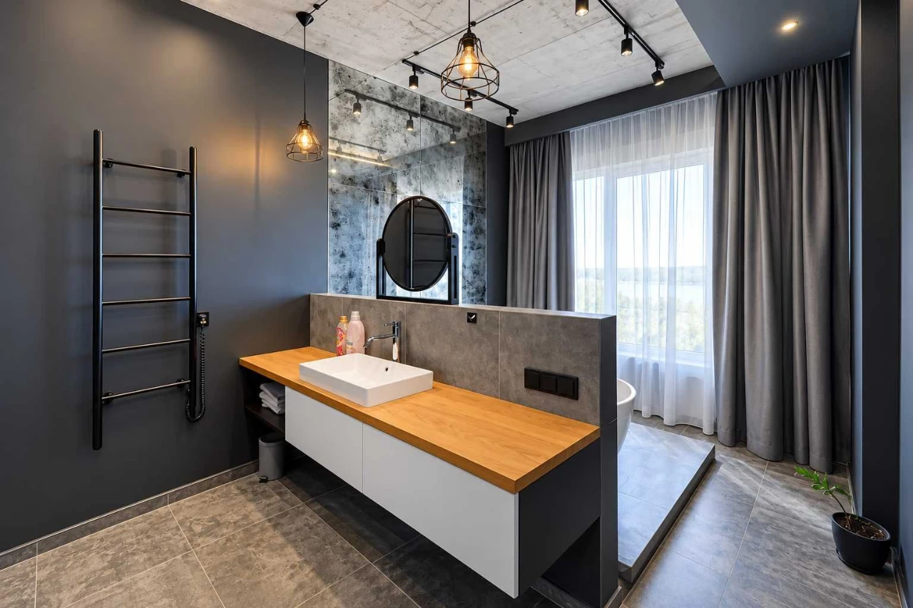 Spacious Apartment with Дніpro View for Sale