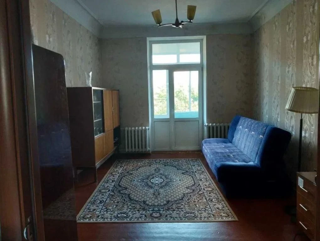 Продається 2-кімнатна квартира на вулиці Вокзальній