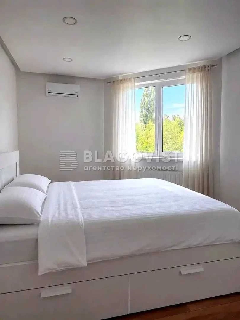 3-кімнатна квартира 104 м2, ремонт, Парк, метро Правая берег
