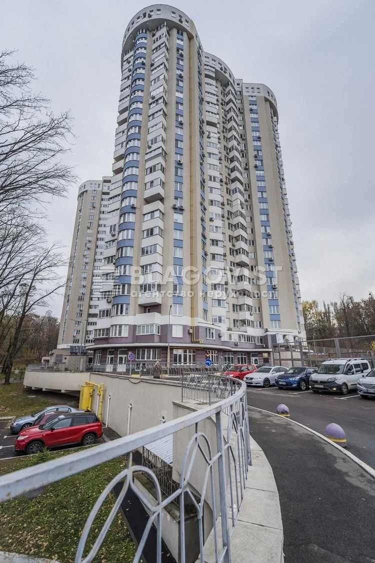 3-кімнатна квартира 104 м2, ремонт, Парк, метро Правая берег