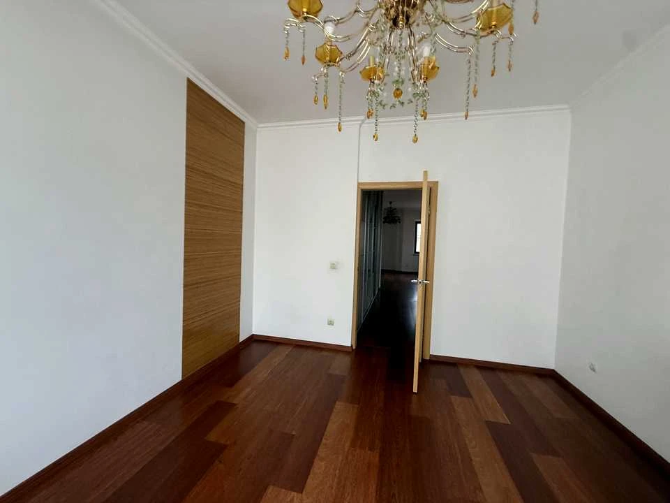 House. Kyiv, Sado 62a