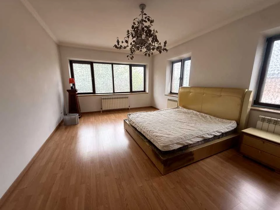 House. Kyiv, Sado 62a