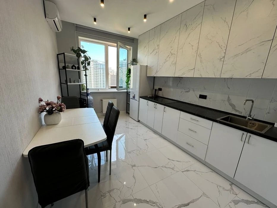 Продажа 1-комнатной квартиры 40 м² с евроремонтом в ЖК 26