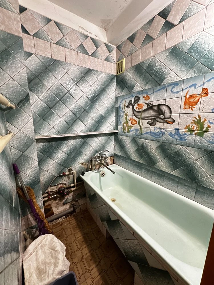 For Sale: 2-room apartment on Olympic Street