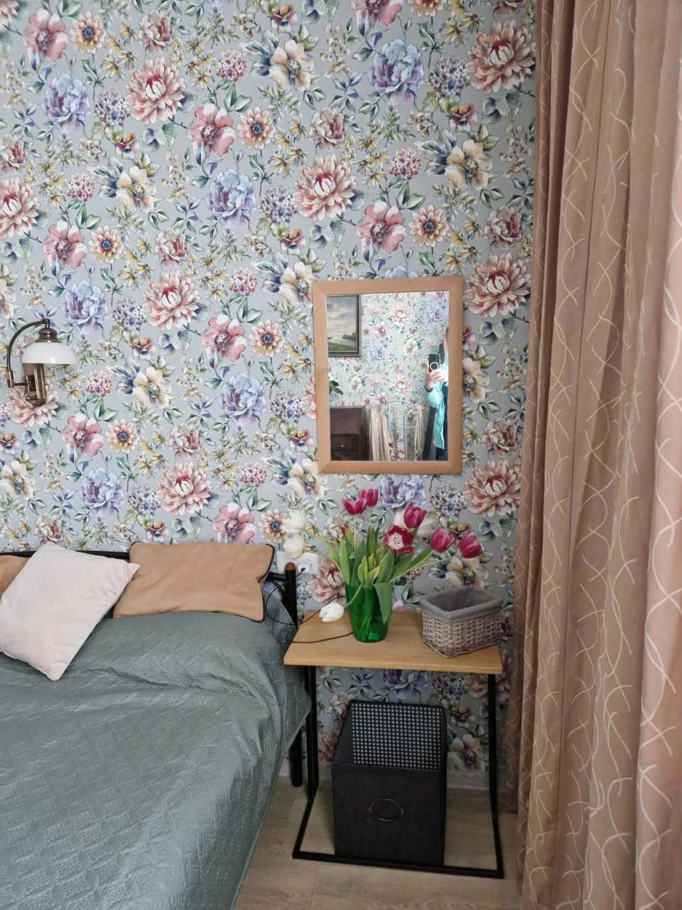 Spacious 2-room apartment on Mayakovskiy Prospect. Full floor, 3/5 floors.