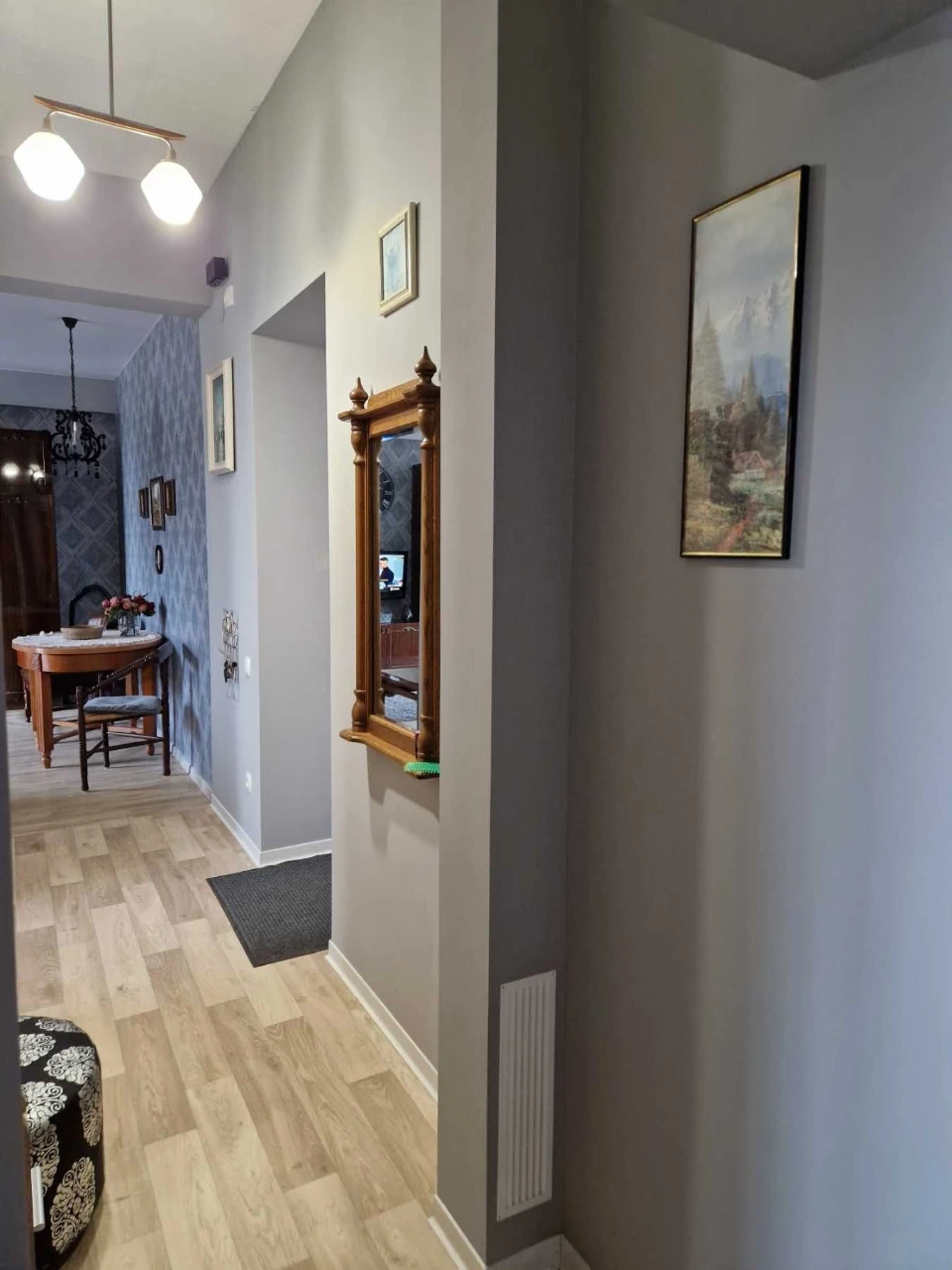 Spacious 2-room apartment on Mayakovskiy Prospect. Full floor, 3/5 floors.