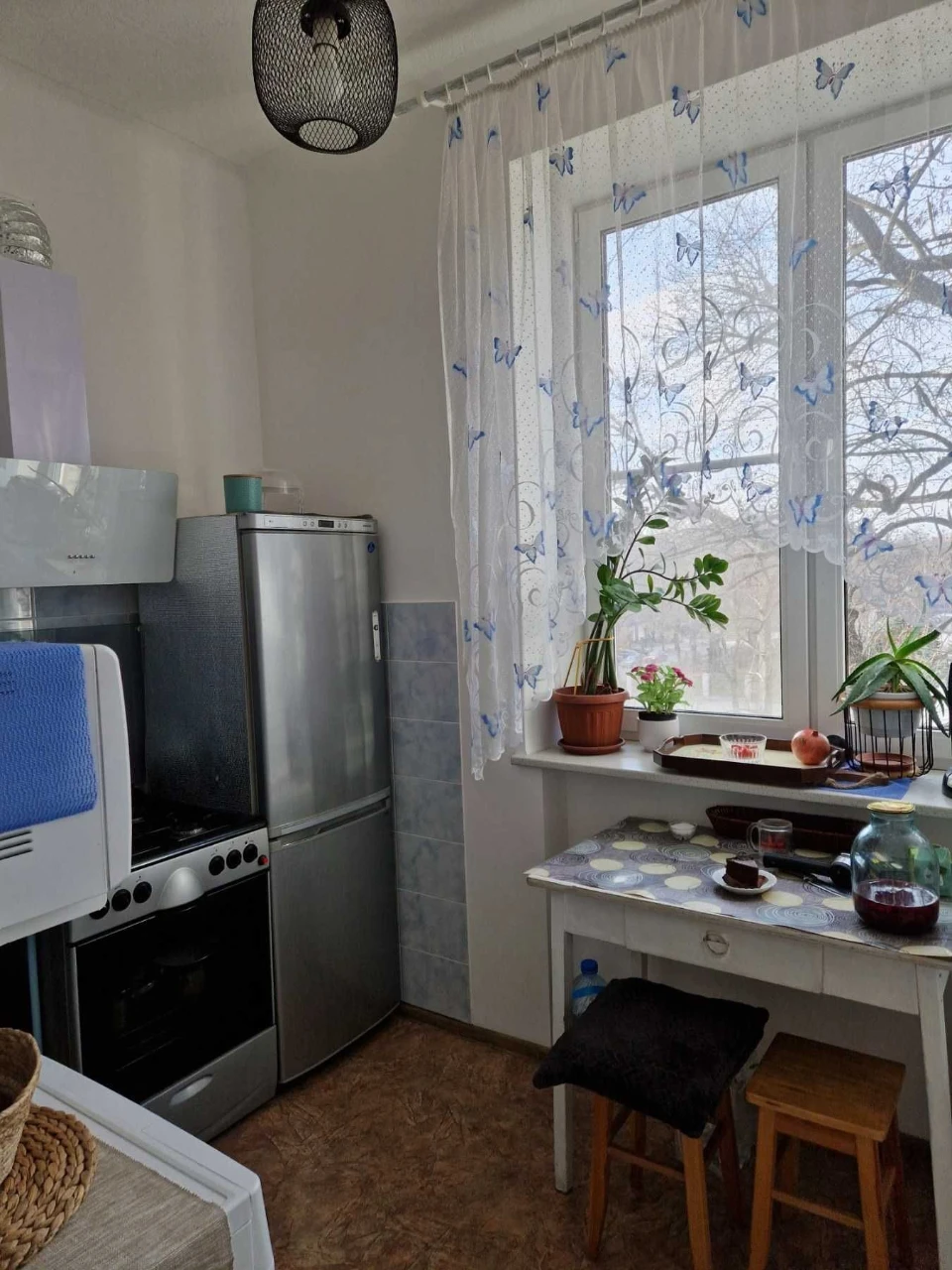Spacious 2-room apartment on Mayakovskiy Prospect. Full floor, 3/5 floors.