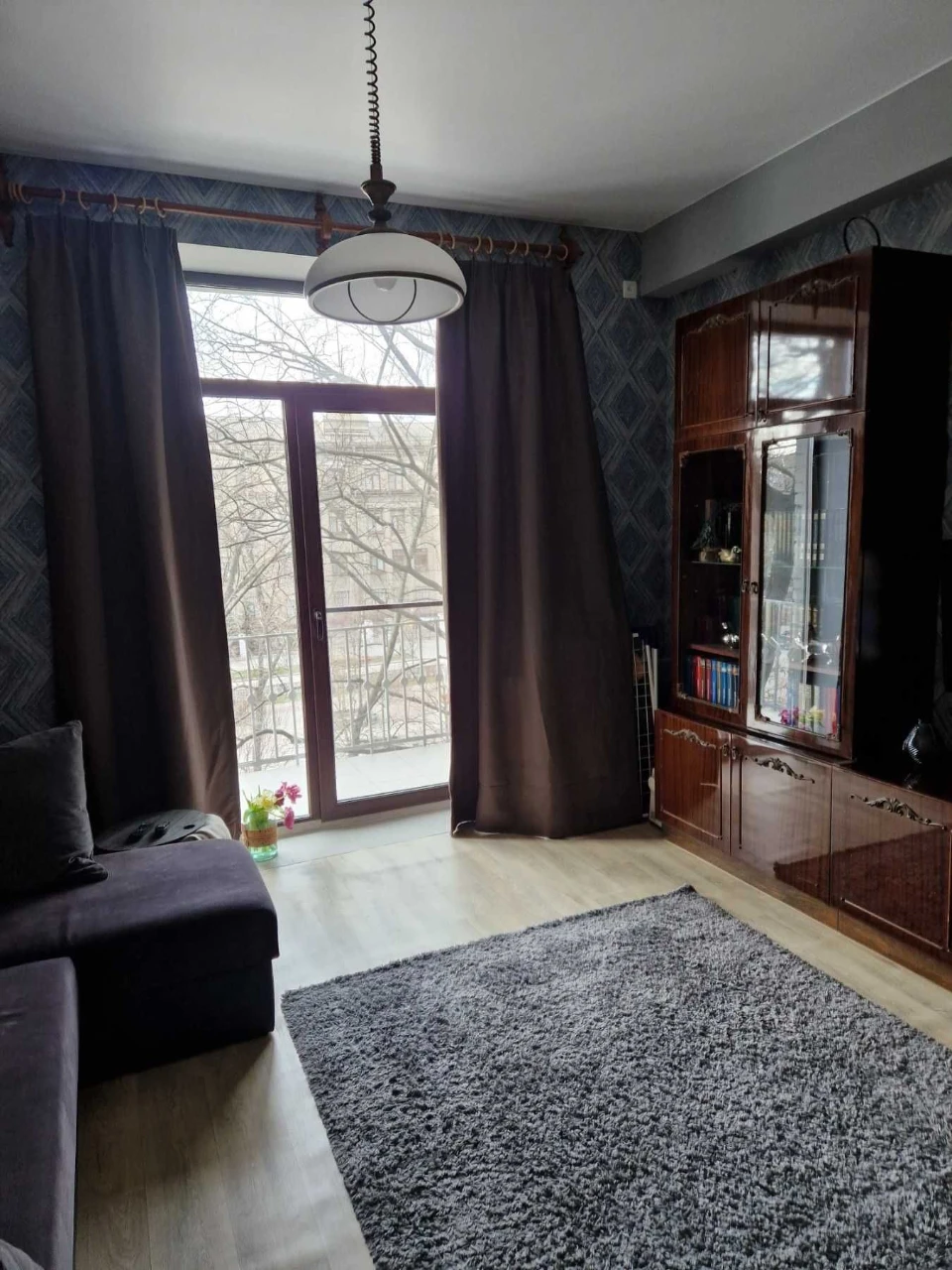 Spacious 2-room apartment on Mayakovskiy Prospect. Full floor, 3/5 floors.