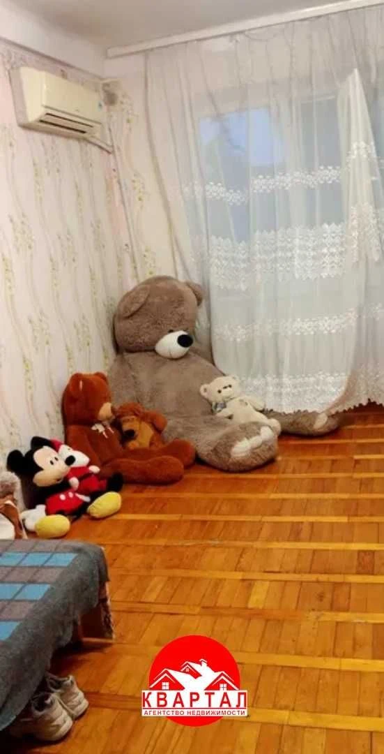 Продається 2-кімнатна квартира на Бабурці з окремими кімнатами