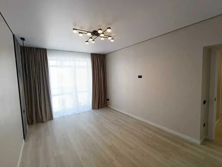 3-bedroom apartment with renovation in residential complex "Oprishivska Slobo"