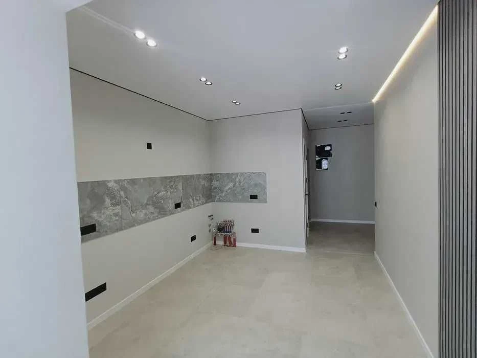 3-bedroom apartment with renovation in residential complex "Oprishivska Slobo"