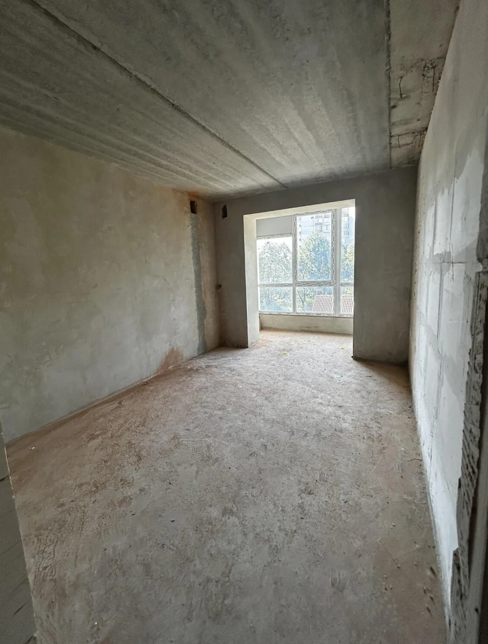 Sale of a 3-room apartment 88.6 sq.m in a completed new building/center
