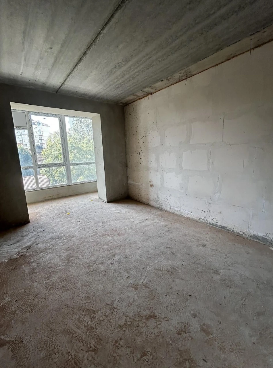 Sale of a 3-room apartment 88.6 sq.m in a completed new building/center