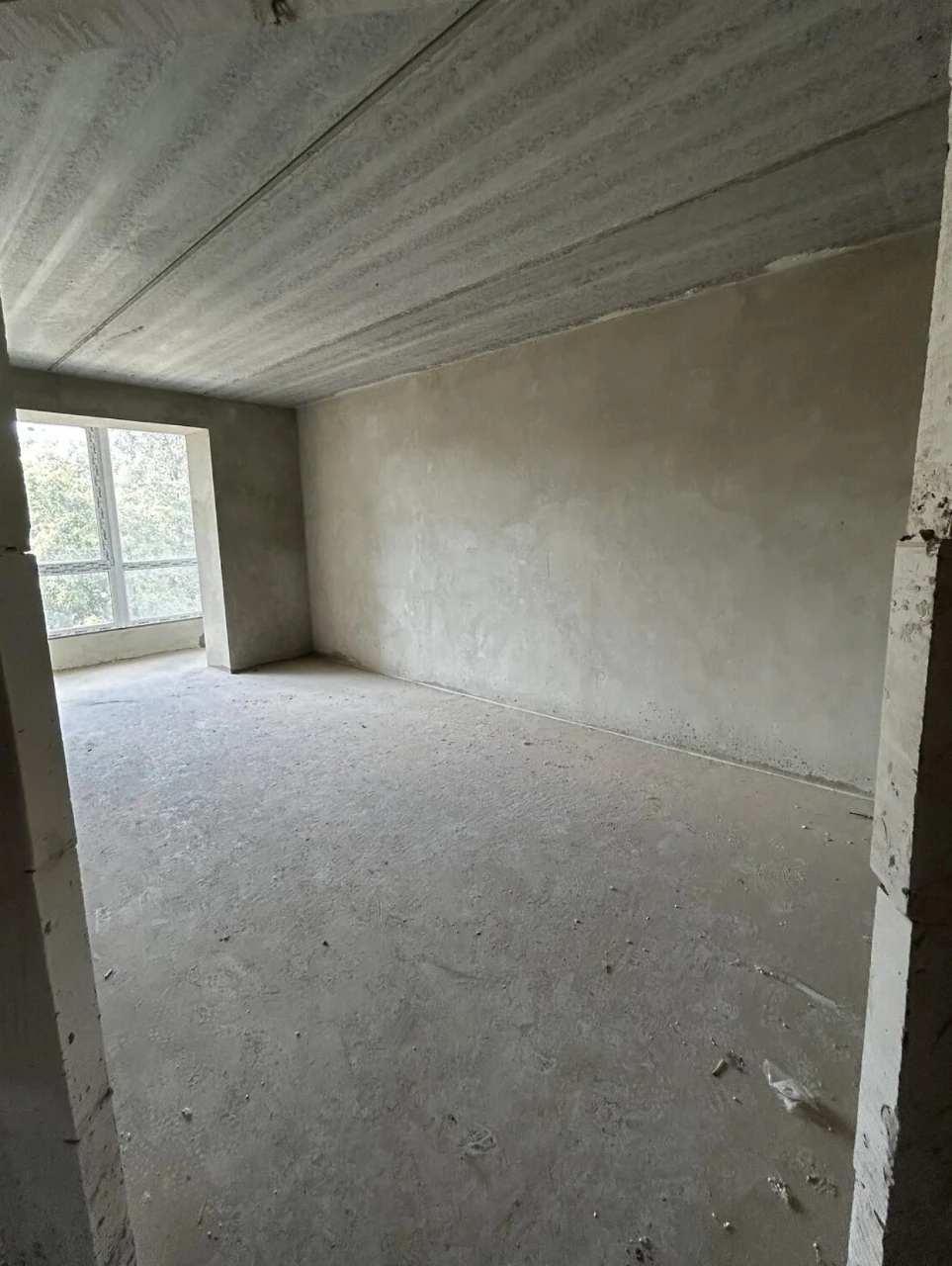 Sale of a 3-room apartment 88.6 sq.m in a completed new building/center