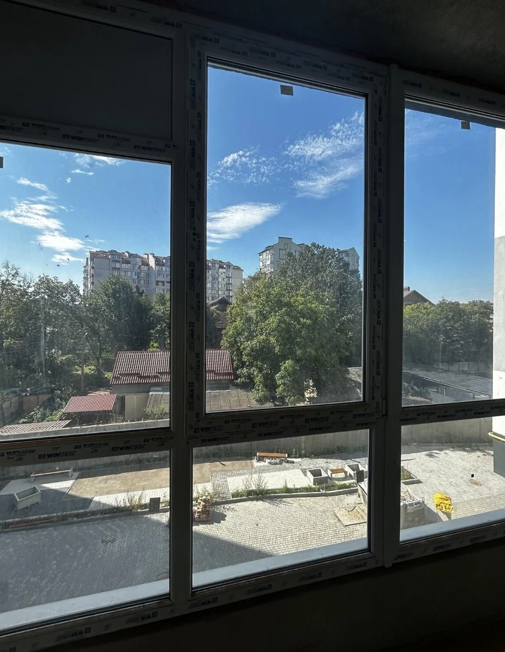 Sale of a 3-room apartment 88.6 sq.m in a completed new building/center