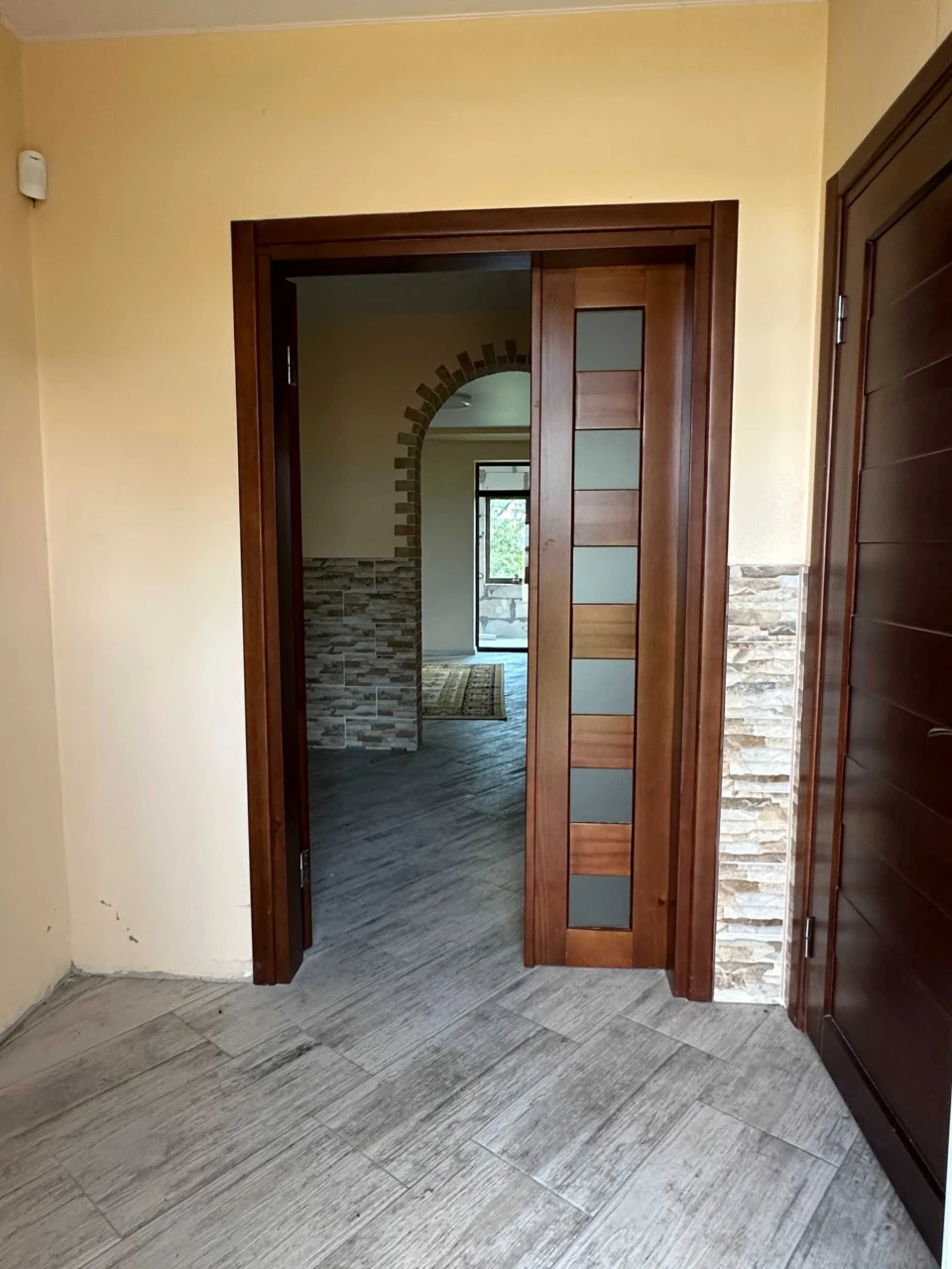 Продаж двоповерхового будинку на 16 сотках, 180 кв.м, 4 кімнати