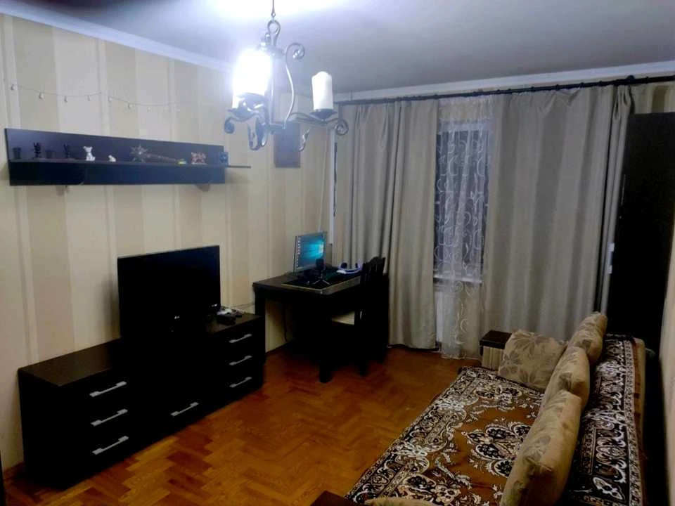 Квартира. Киев, Анны Ахматовой ул.