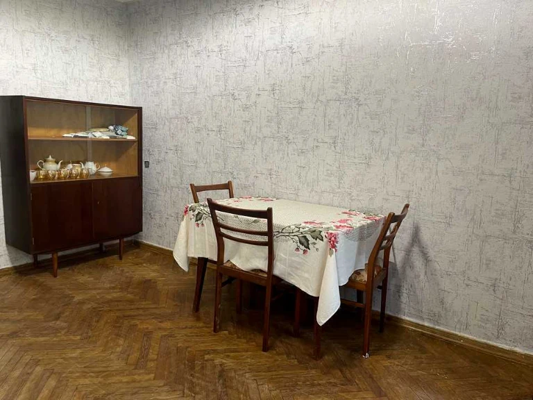 Apartment. Kolomiysky Prospect.