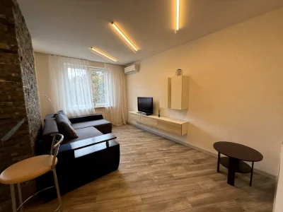 Квартира. Київ, Тбіліський пров.
