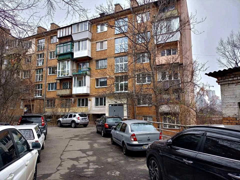Квартира. Киев, Овруцкая улица