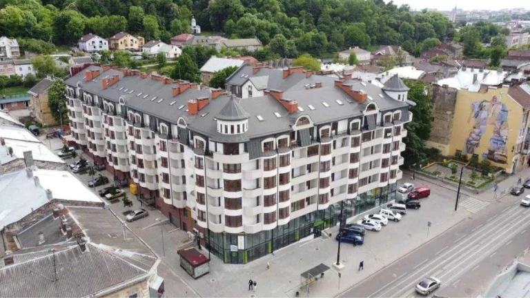 Near Center! Sale of a 2-room apartment on Bohdan Khmelnytsky Street