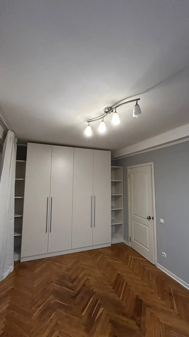 2-room apartment 45 sq.m. on Pecersky. Les Ukrainka Boulevard