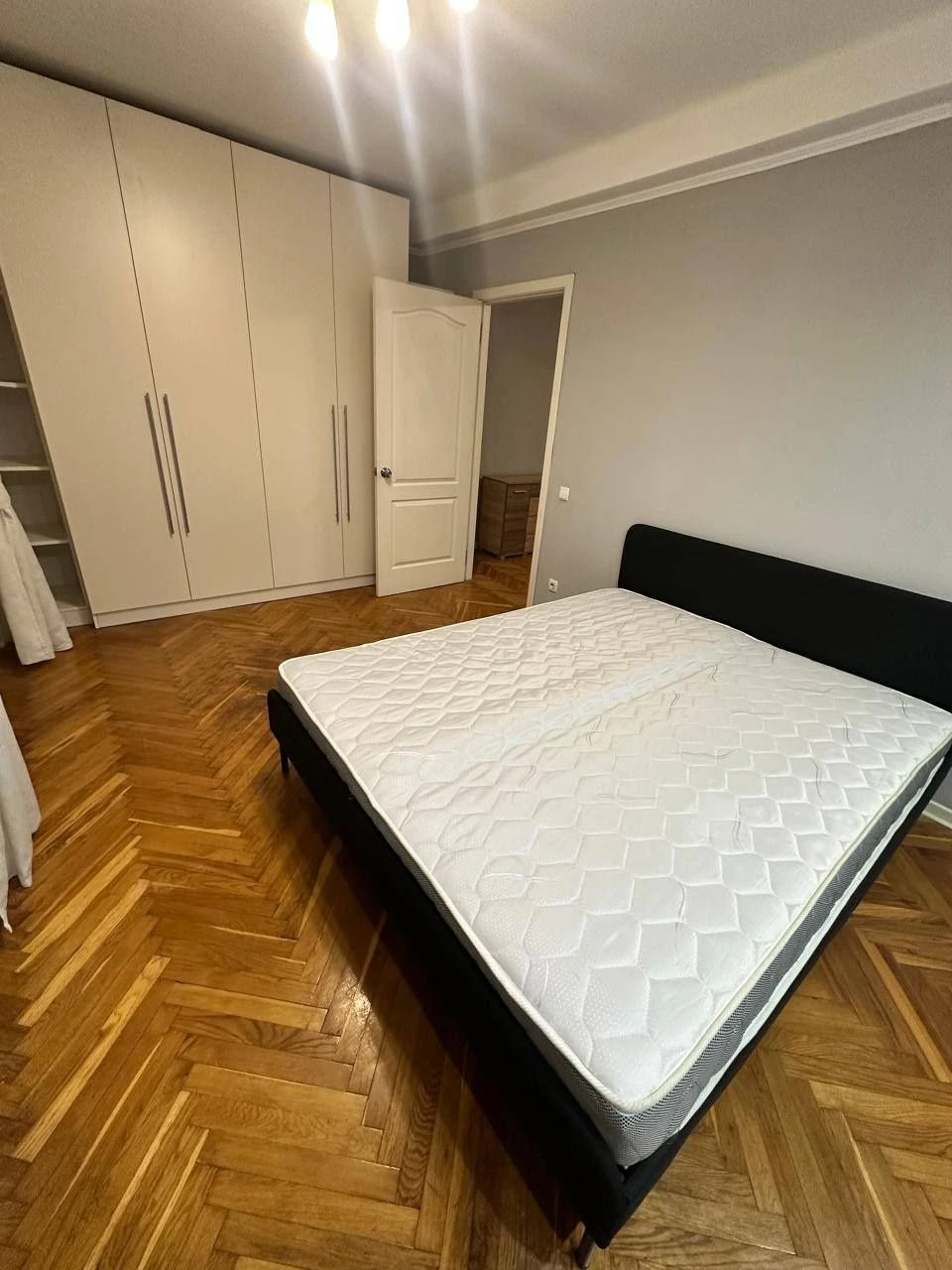 2-room apartment 45 sq.m. on Pecersky. Les Ukrainka Boulevard