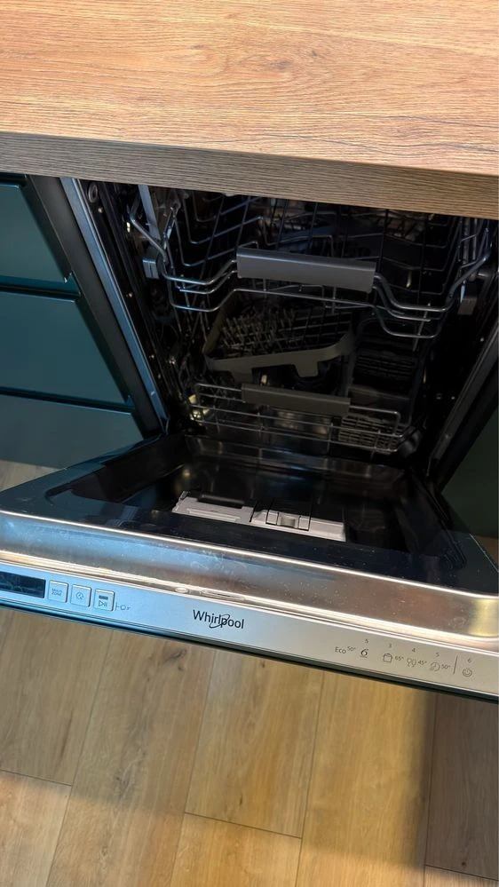 Urgent Sale: 1-Bedroom Apartment in Residence Navigátor