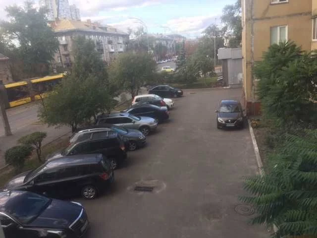 Sale, 2-room, 20 min to metro, Yalta Street, 15. No commission!