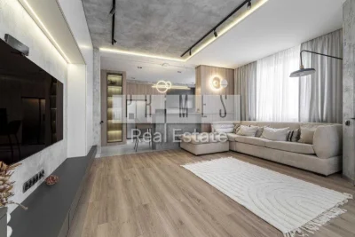 3-room apartment with a view of Dnipro and Verbne Lake for sale