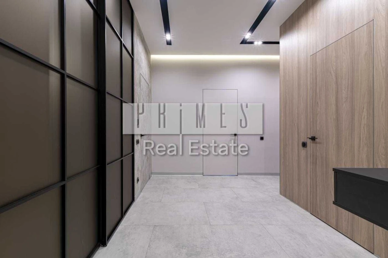 3-room apartment with a view of Dnipro and Verbne Lake for sale