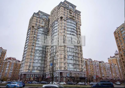 3-room apartment with a view of Dnipro and Verbne Lake for sale