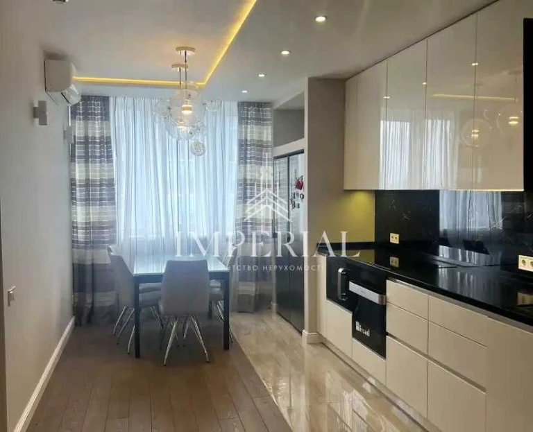 Sale of a 3-bedroom apartment in the ObolonSky residential complex