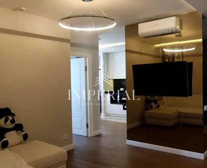 Sale of a 3-bedroom apartment in the ObolonSky residential complex